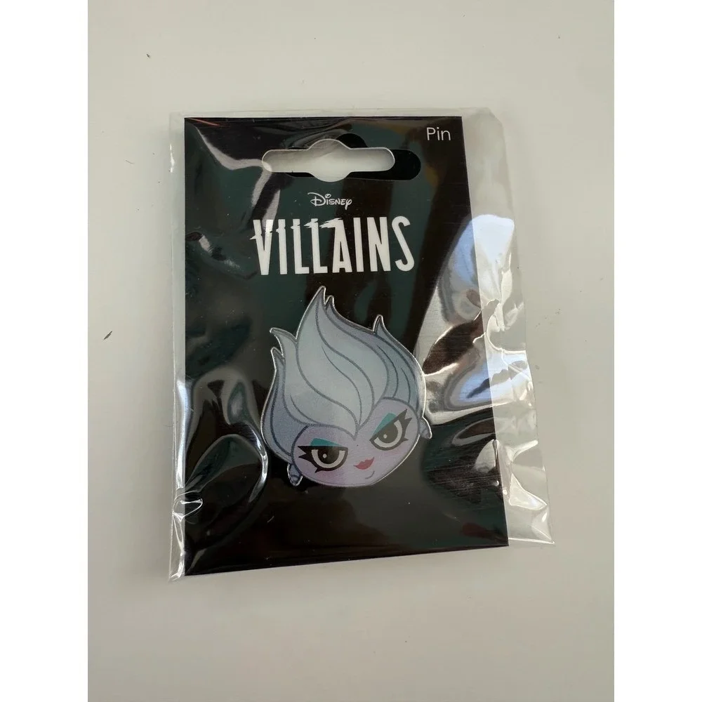 Disney Villains Ursula Makeup Brush Set‎ 7pc Face Masks and Enamel Pin Bundle
